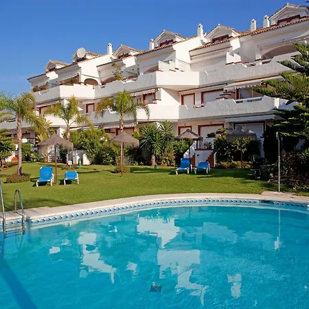 Lovely With Shared Pool Apartment